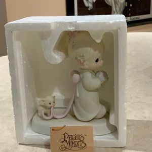 Precious Moments “Sharing Our Joy” Figurine